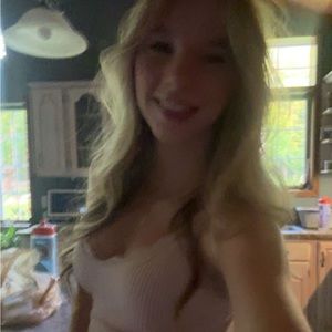 Meet your Posher, Ava